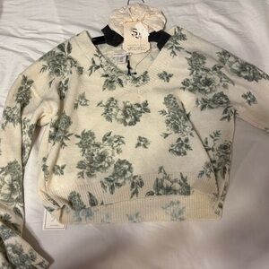 Vigoss Cream and Green Floral V-Neck Sweater
